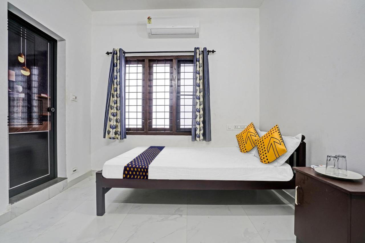 Spot On Blissful Villa Kochi 外观 照片